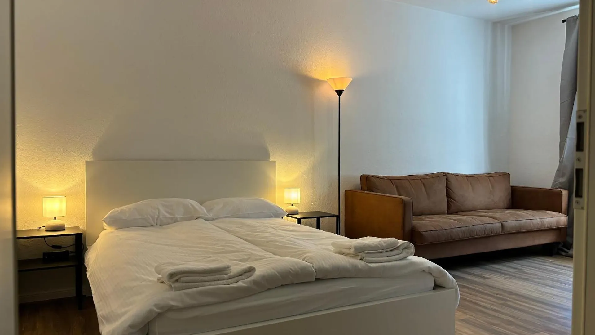 Apartment Citynah In Der List, Fusslaeufig Zur Eilenriede Und Mittellandkanal Hannover Deutschland